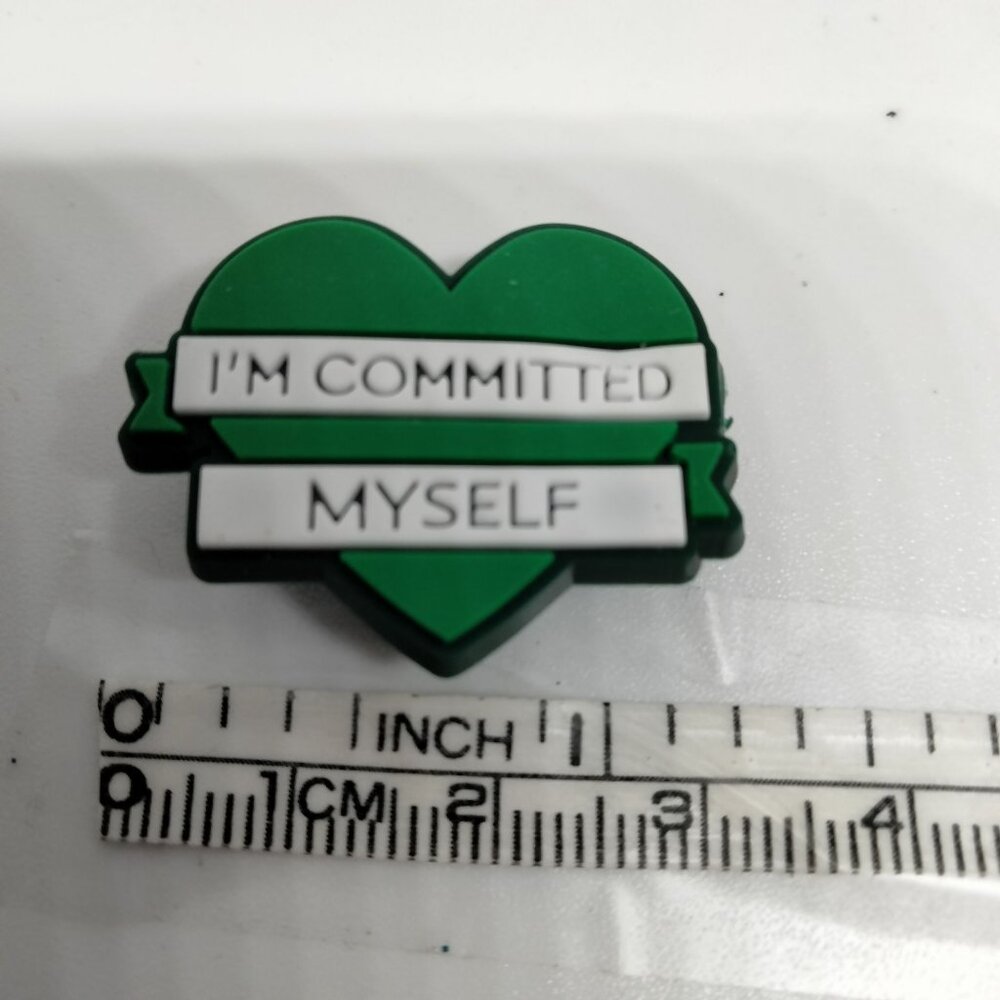 Affirmation I am Committed Myself Shoe Charm Green Heart - Picture 2 of 3